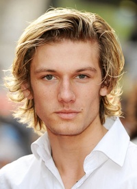 Strip tease pour Alex Pettyfer et Channing Tatum
