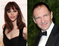 Ralph Fiennes retracera les amours de Charles Dickens