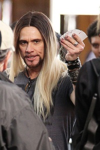 Jim Carrey en magicien blond pour Burt Wonderstone