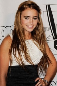 Le remake d'Evil Dead dit bye-bye Lily Collins !