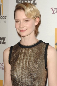 Mia Wasikowska rejoint The Double