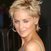 Sharon Stone manipulée dans Attachment