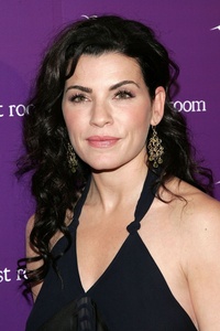 Julianna Margulies redevient infirmière dans Stand up Guys !