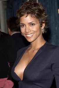 Halle Berry à l'écoute dans The Hive !