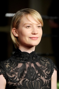Mia Wasikowska sera Madame Bovary