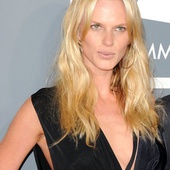 Anna V dans Die Hard 5 !
