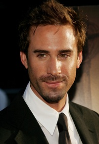 Joseph Fiennes en négo pour American Horror Story saison 2