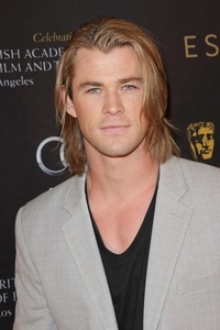 Chris Hemsworth rescapé dans In The Heart of Sea