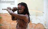 The Walking Dead : extrait Michonne coupe des têtes !