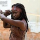 The Walking Dead : extrait Michonne coupe des têtes !
