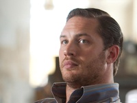 Rocketman : Tom Hardy pour incarner Elton John ? 