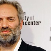 Sam Mendes a signé pour le prochain Bond 