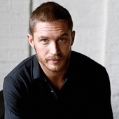 Tom Hardy sera Elton John dans son biopic.
