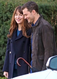 Photos de Jamie Dornan et Dakota Johnson sur le tournage de 50 Nuances plus sombres à Vancouver!