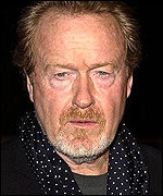 Ridley Scott monte au front