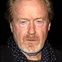 Ridley Scott monte au front