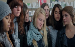 17 filles  Bande Annonce VF
